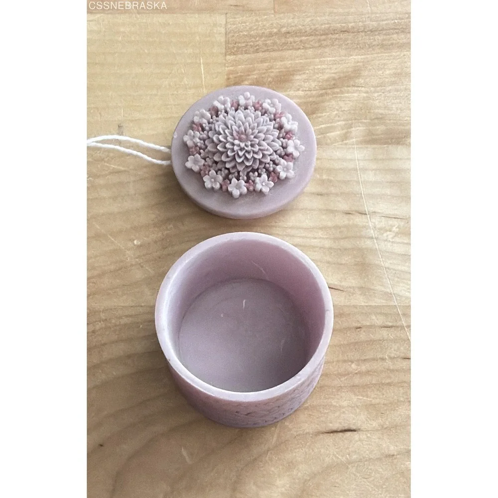 La Cache Small Round Pill Box Mauve Purple‎ Floral Textured Lid Trinket Jar